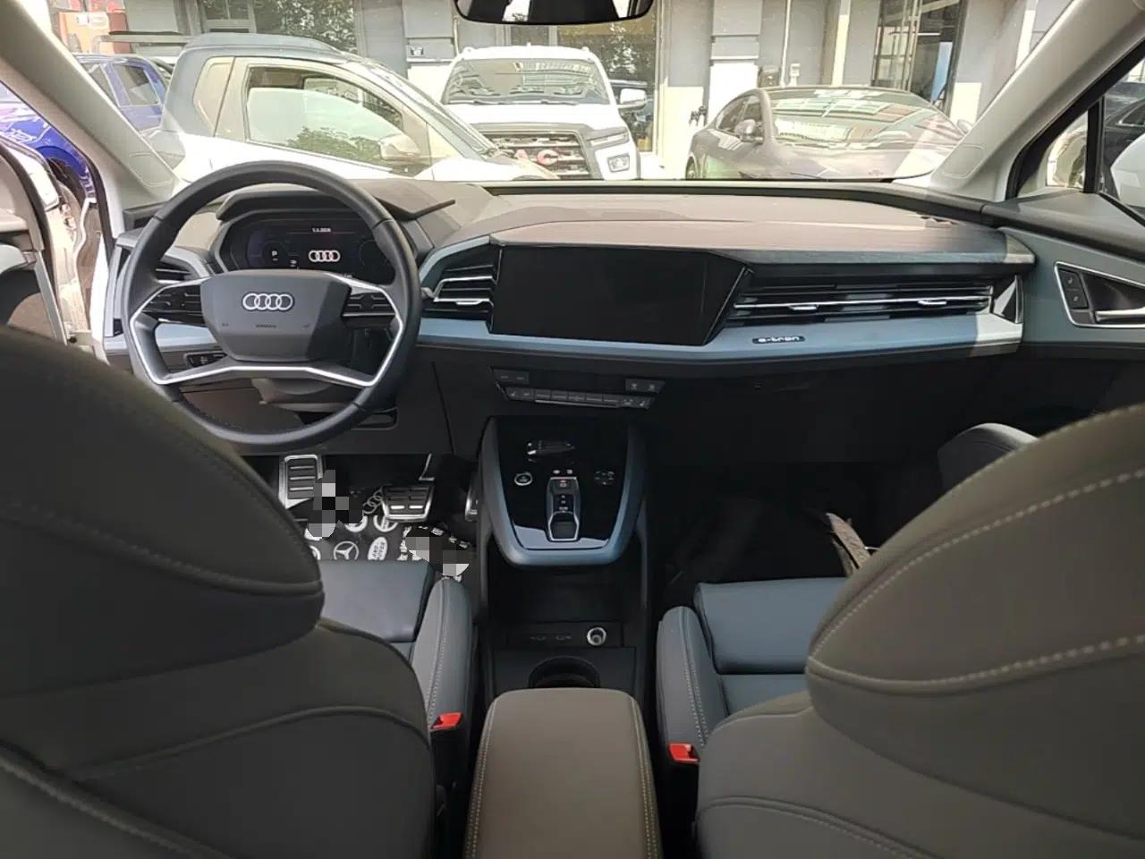 Audi Q5 e-tron 2023 40 e-tron Starry Edition Luxury Package — миниатюра 13
