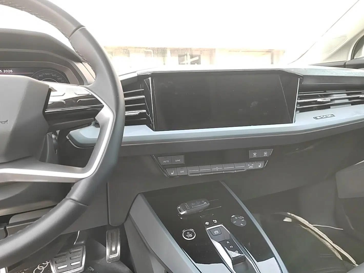 Audi Q5 e-tron 2023 40 e-tron Starry Edition Luxury Package — миниатюра 16