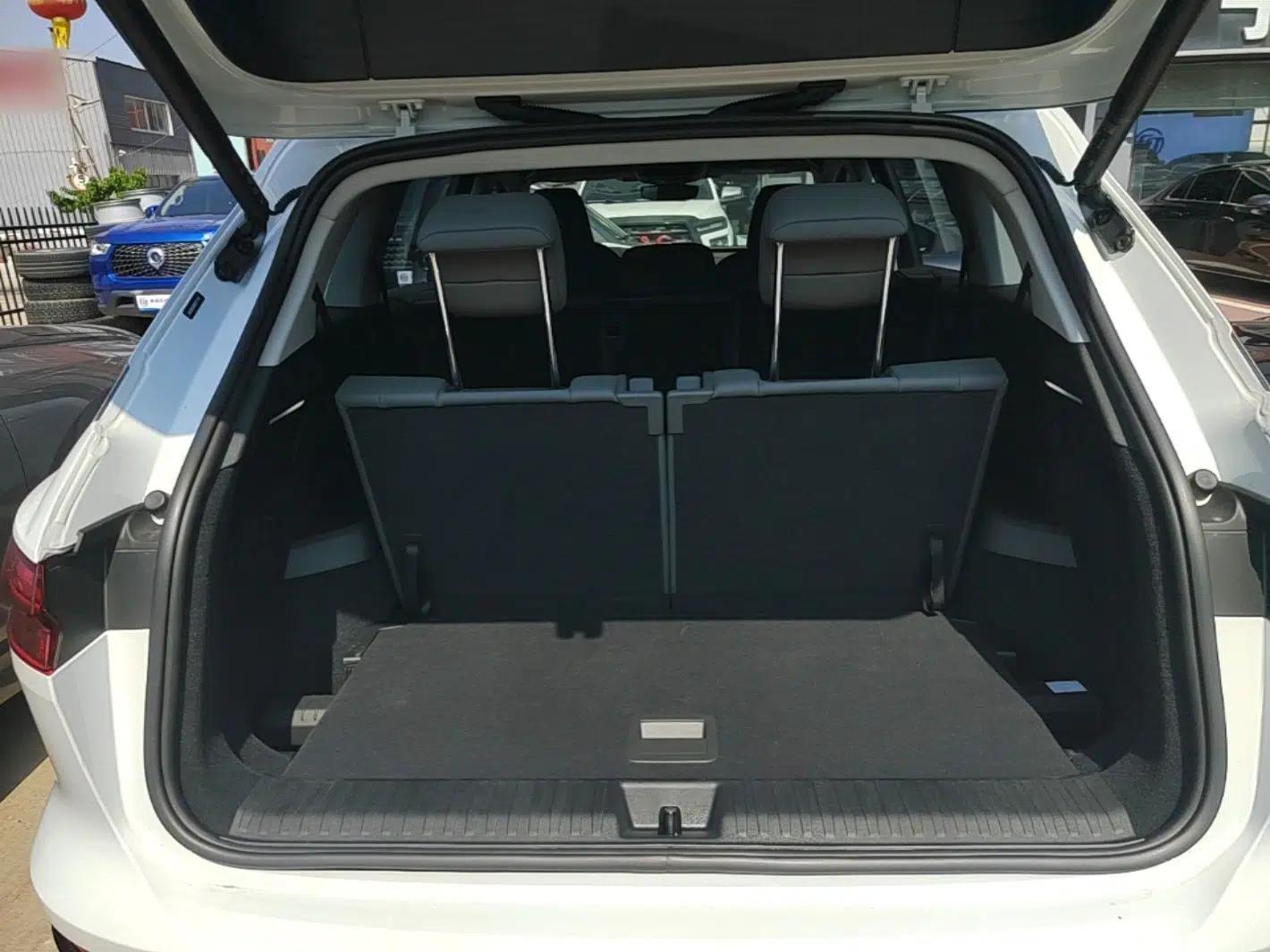 Audi Q5 e-tron 2023 40 e-tron Starry Edition Luxury Package — миниатюра 22