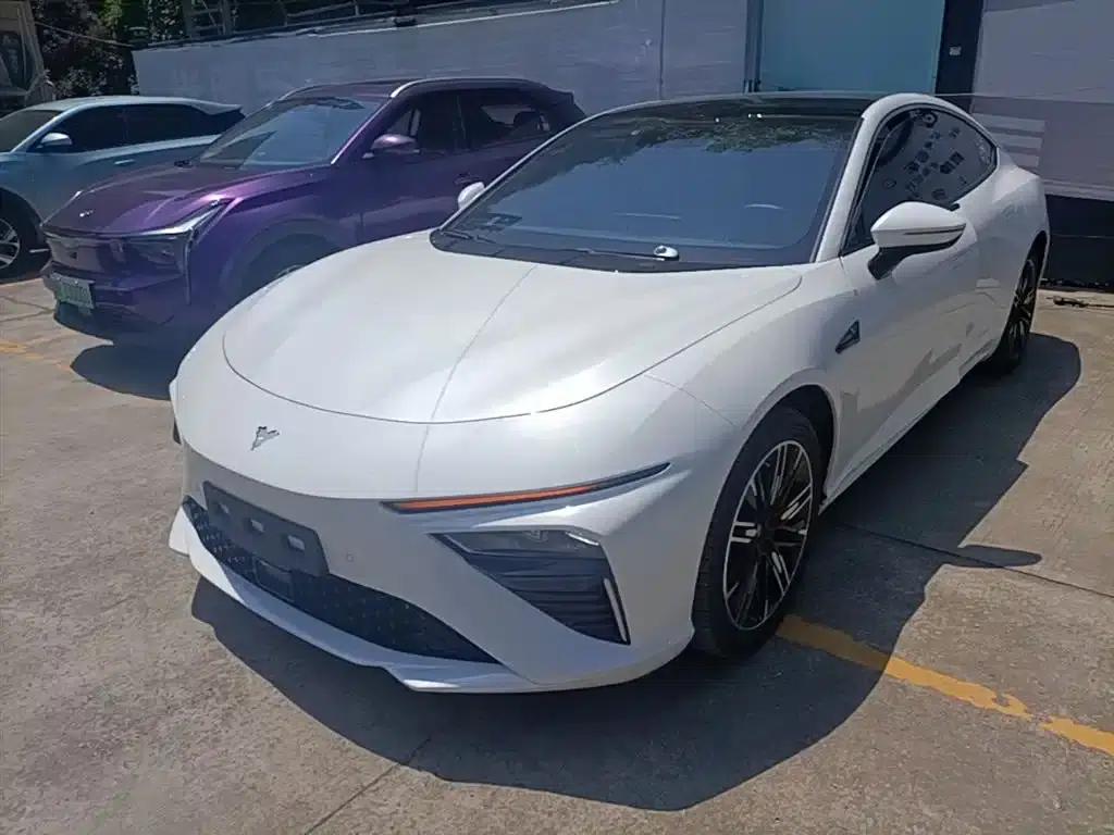Nezha S 2023 Pure Electric 520km Rear-Wheel Drive Lite Edition — миниатюра 2