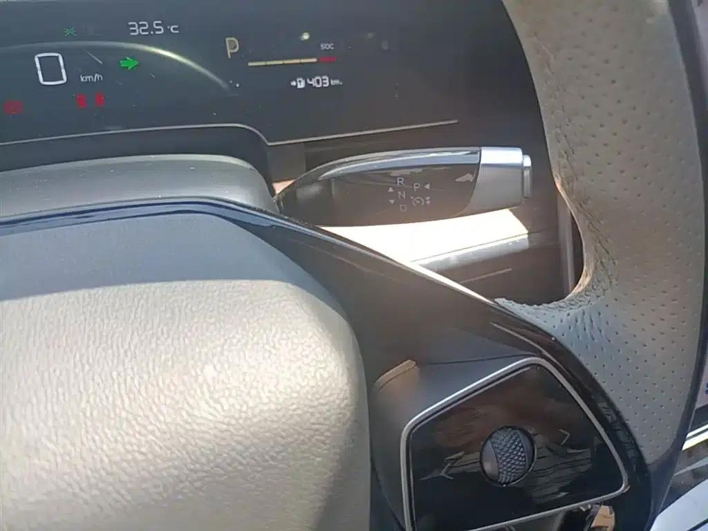 Nezha S 2023 Pure Electric 520km Rear-Wheel Drive Lite Edition — миниатюра 14