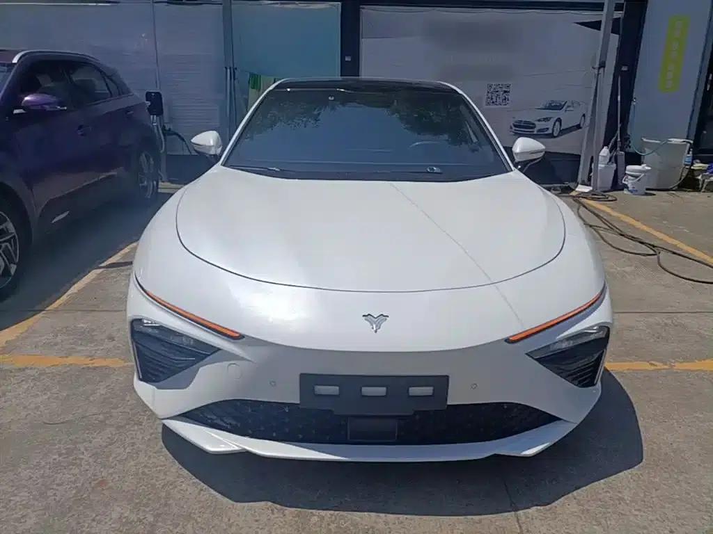Nezha S 2023 Pure Electric 520km Rear-Wheel Drive Lite Edition — миниатюра 3