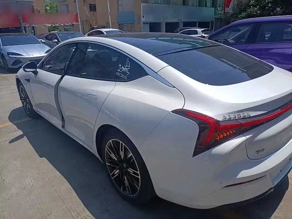 Nezha S 2023 Pure Electric 520km Rear-Wheel Drive Lite Edition — миниатюра 5