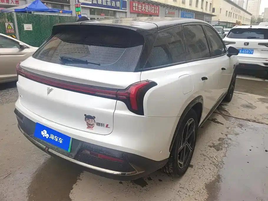 Nezha L 2024 Pure Electric 510 Flash Charge Red Edition — миниатюра 3