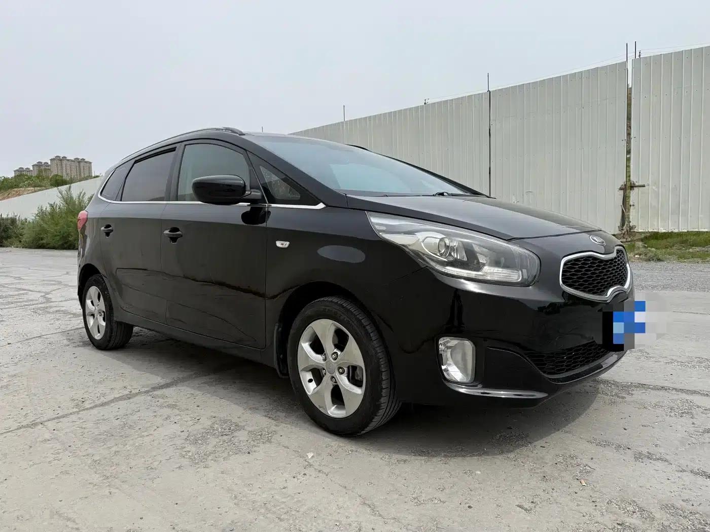 Carens 2013 2.0L 5-seater Automatic Standard Edition (National IV Emission Standard) — миниатюра 1