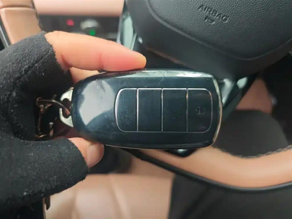 Chery Tiggo 8L 2024 2.0T 2WD Premium Edition 5-seater — миниатюра 12