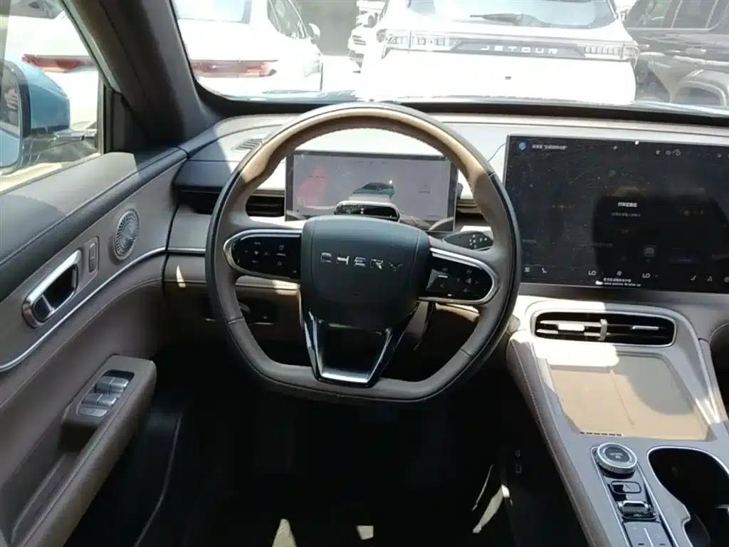Chery Tiggo 8 PLUS C-DM 2025 1.5T 116km/h Premium 5-seater — миниатюра 11