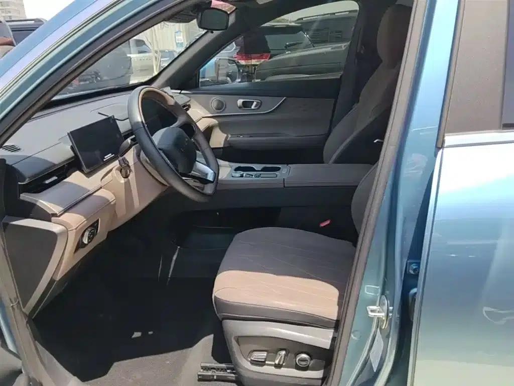 Chery Tiggo 8 PLUS C-DM 2025 1.5T 116km/h Premium 5-seater — миниатюра 15