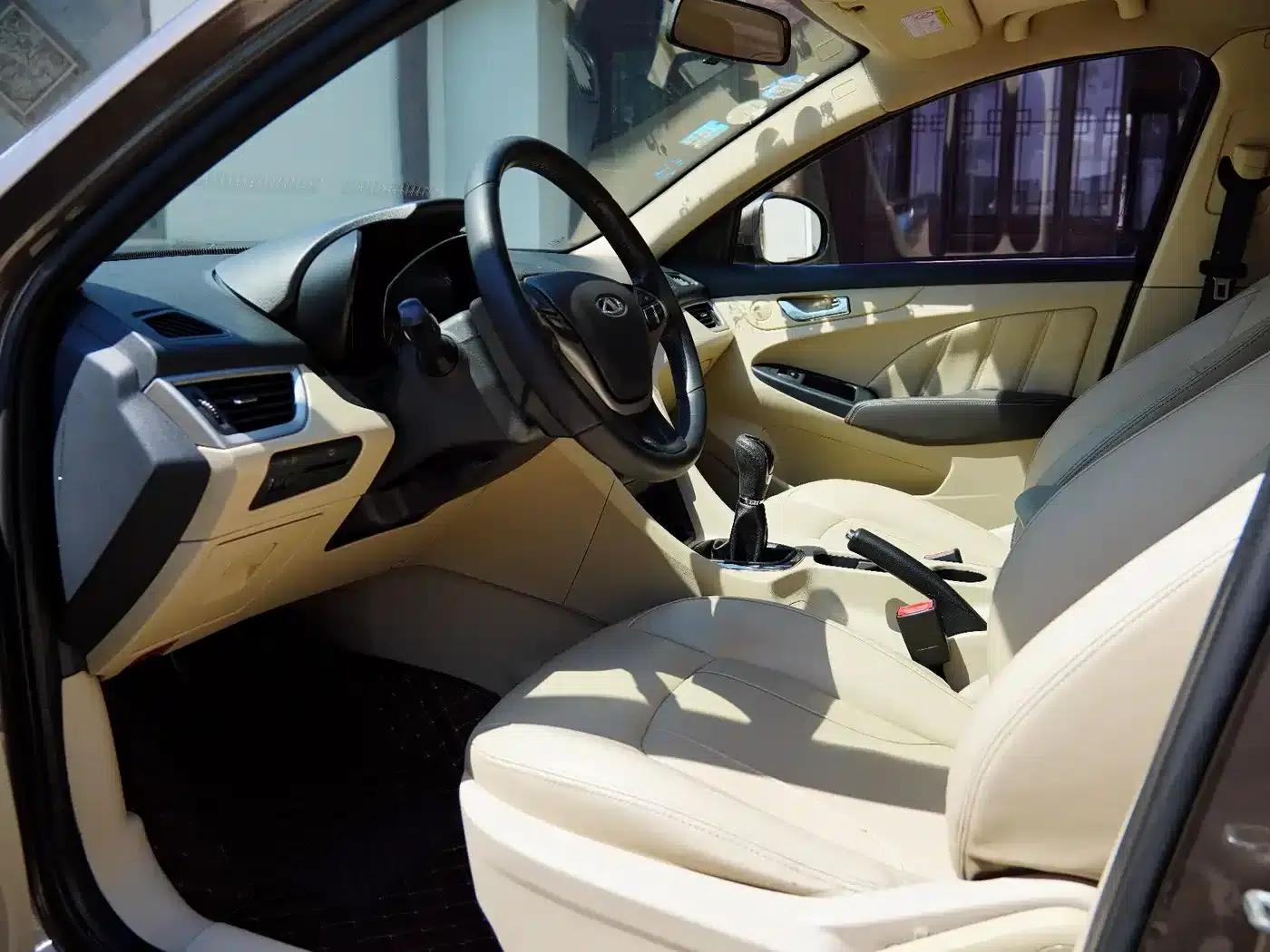 Chery Arrizo 7 2015 1.6L Manual Elite Edition — миниатюра 6