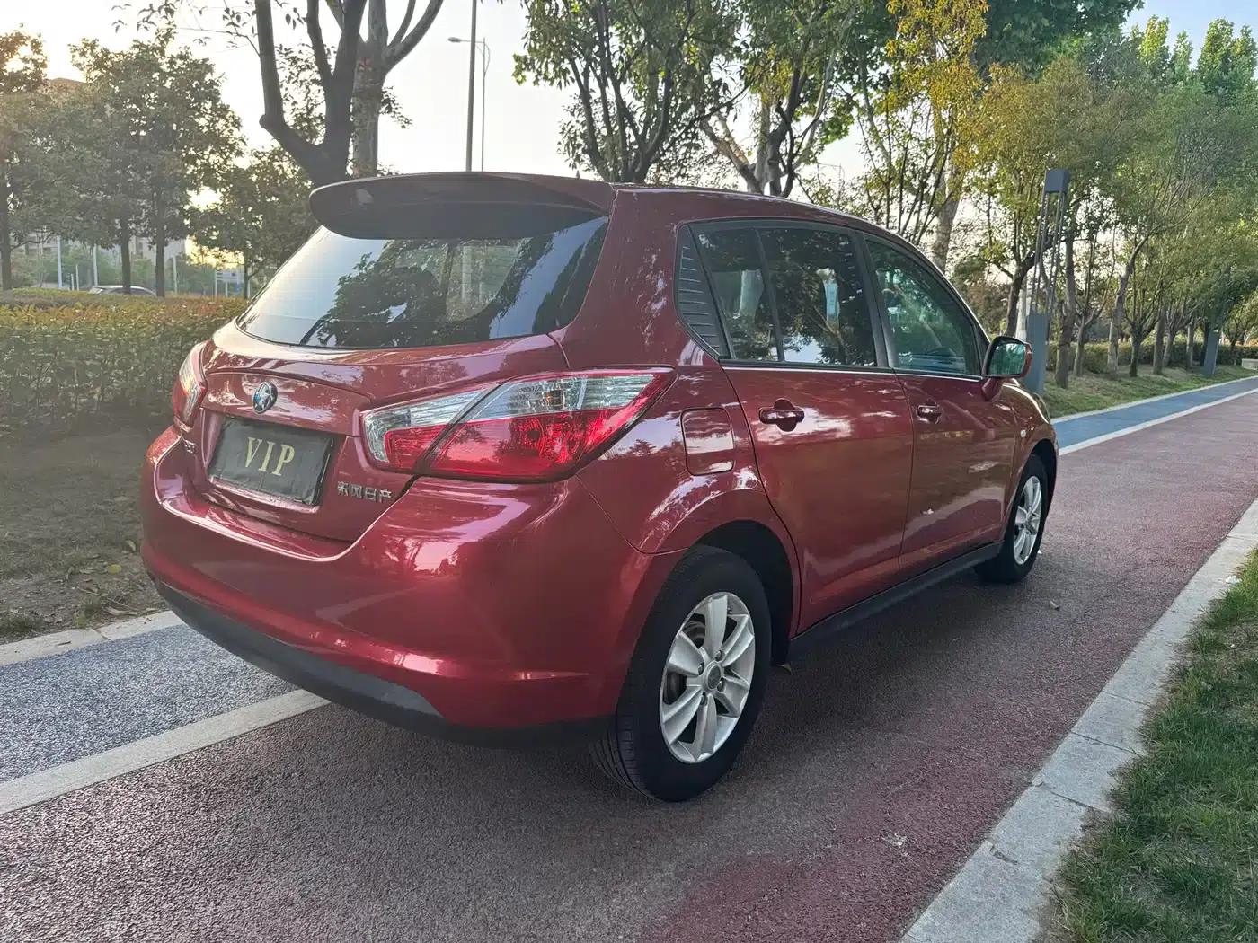Venucia R50 2013 1.6L Automatic Fashion Edition — миниатюра 19