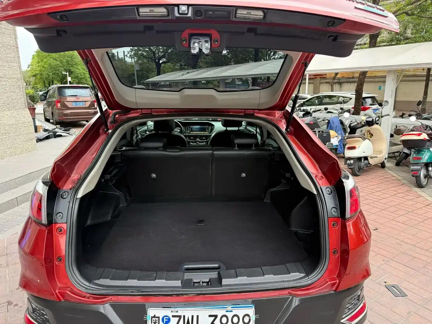 Venucia T90 2017 2.0L CVT Smart Edition — миниатюра 7