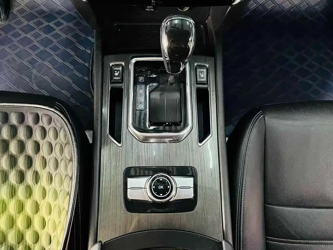 Venucia T90 2017 2.0L CVT Premium Edition — миниатюра 12