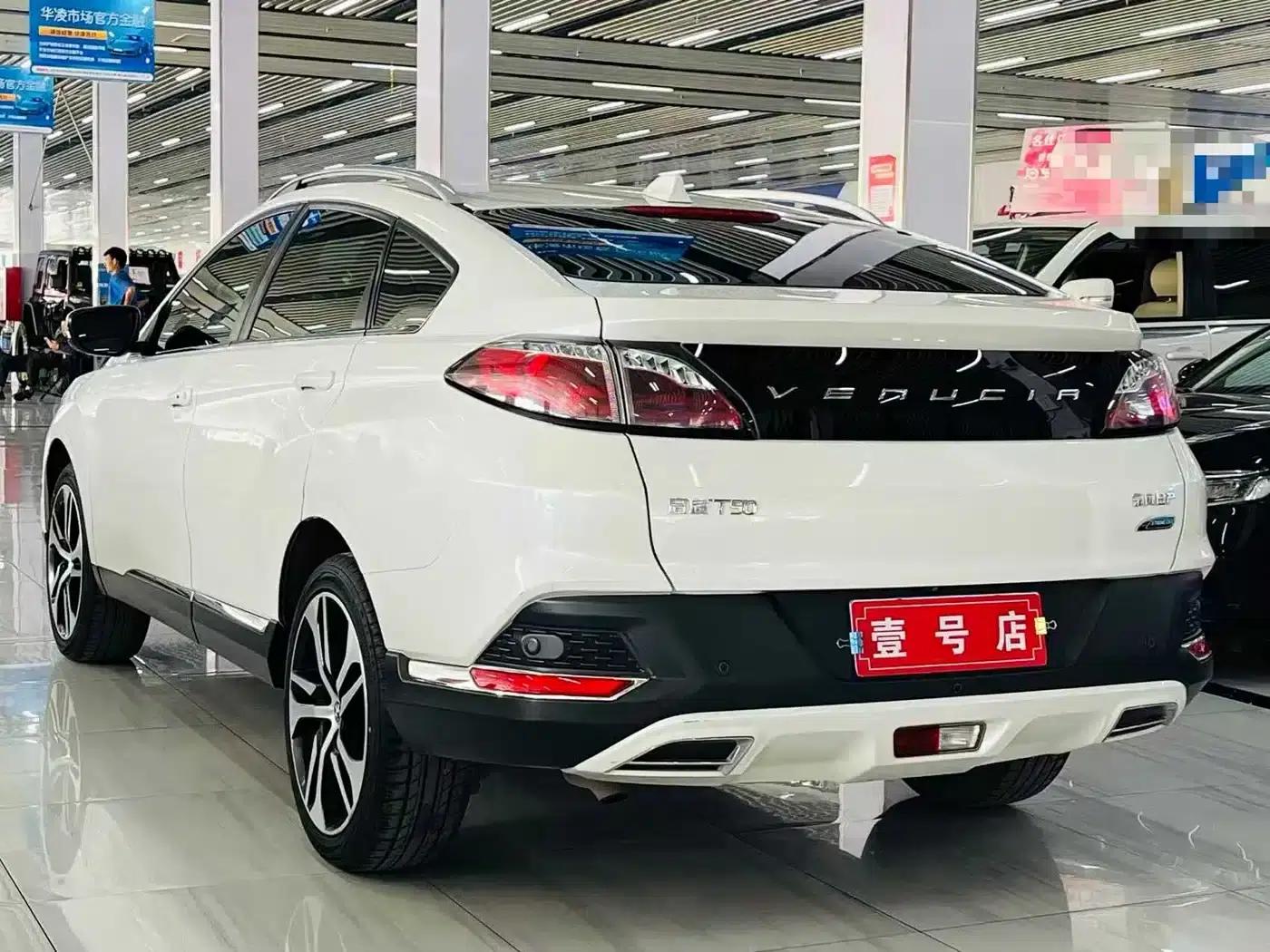 Venucia T90 2017 2.0L CVT Premium Edition — миниатюра 6