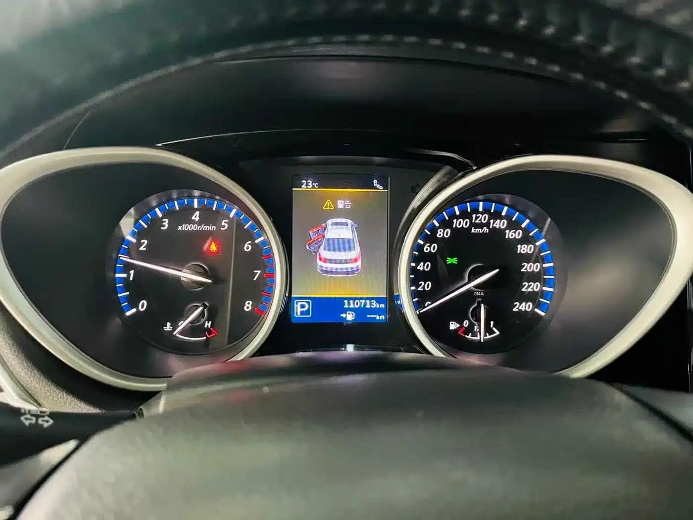 Venucia T90 2017 2.0L CVT Premium Edition — миниатюра 10