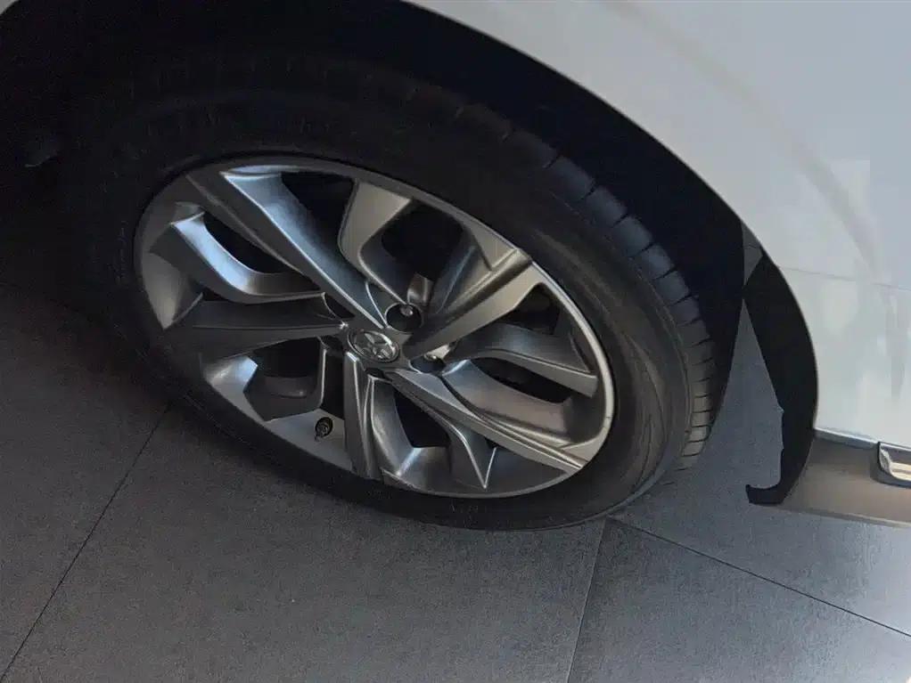 Venucia T90 2020 2.0L CVT Smart Connected Edition — миниатюра 7