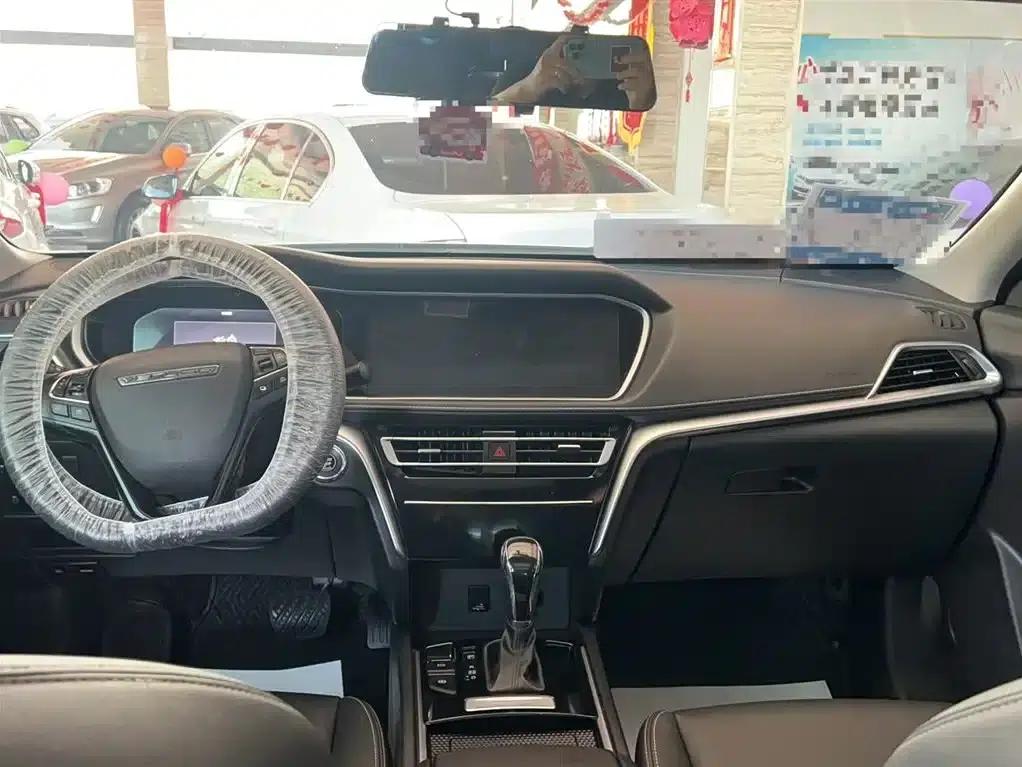 Venucia T90 2020 2.0L CVT Smart Connected Edition — миниатюра 10