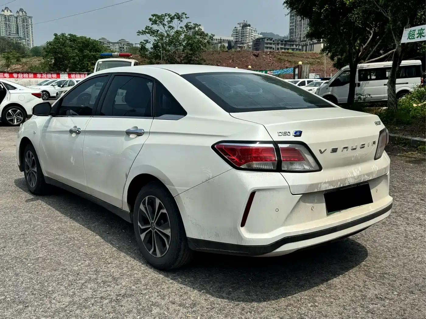 Venucia D60EV 2022 Battery Swapping Version — миниатюра 3