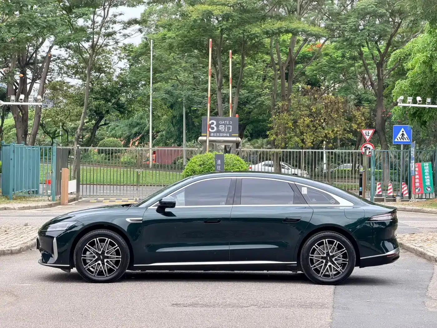 Fengyun A9L 2025 Model 260km Extended Range Premium Edition — миниатюра 4