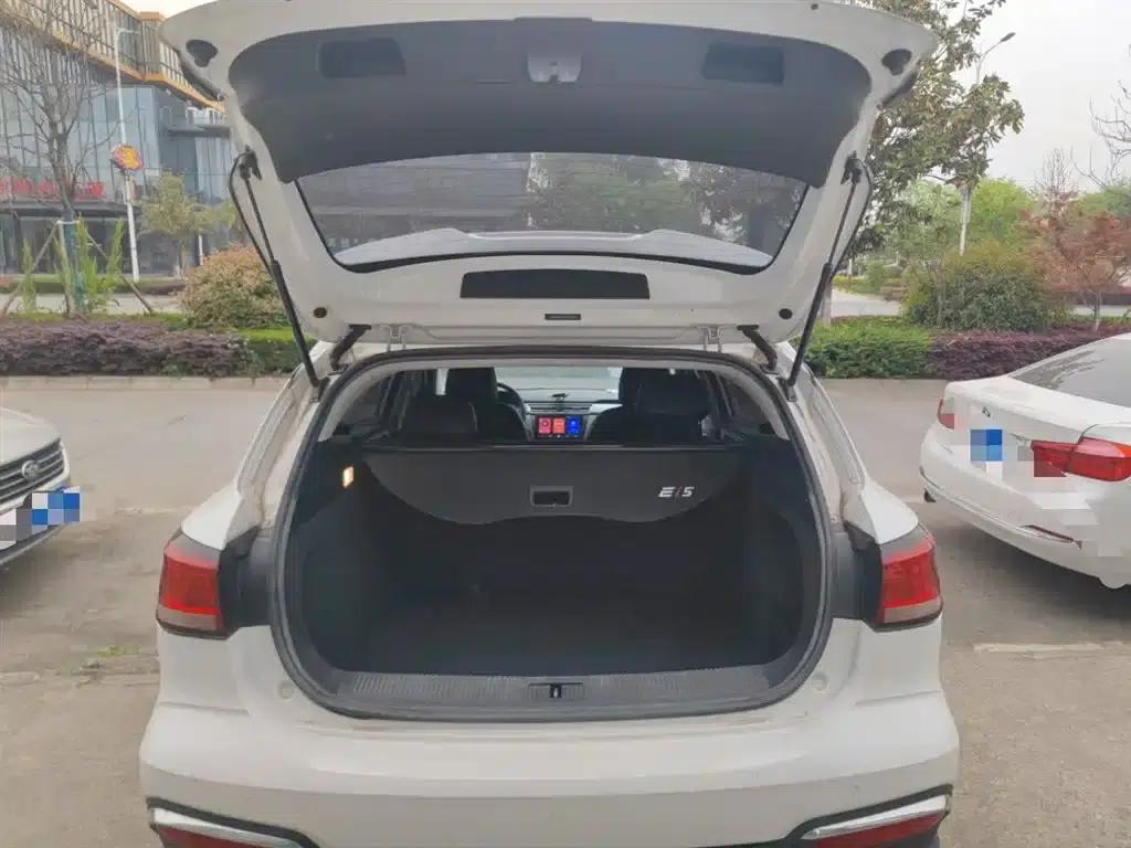 Roewe Ei5 2018 Internet Luxury Edition — миниатюра 19