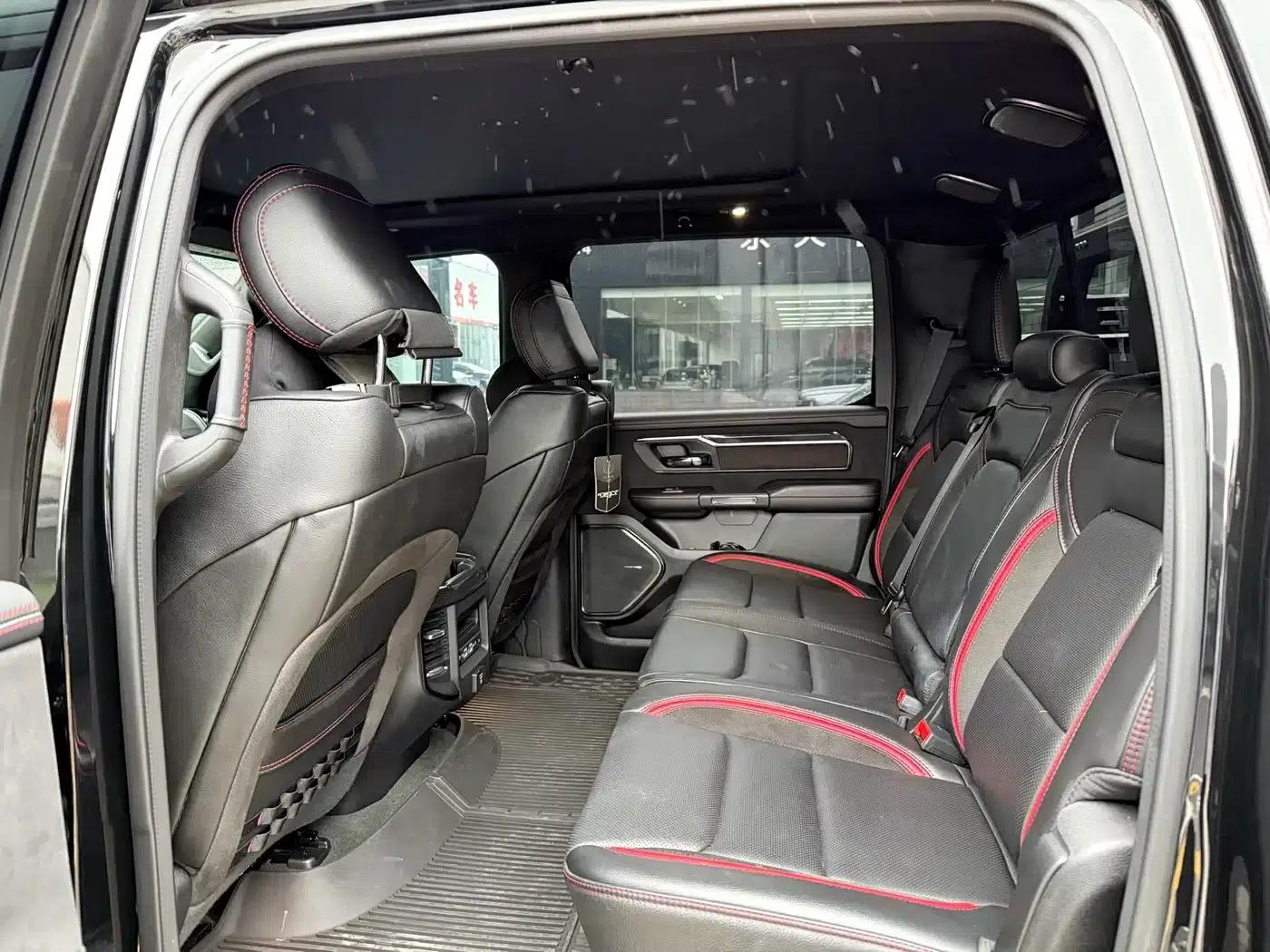 RAM Trucks Tyrannosaurus Rex 2023 6.2T Automatic — миниатюра 10