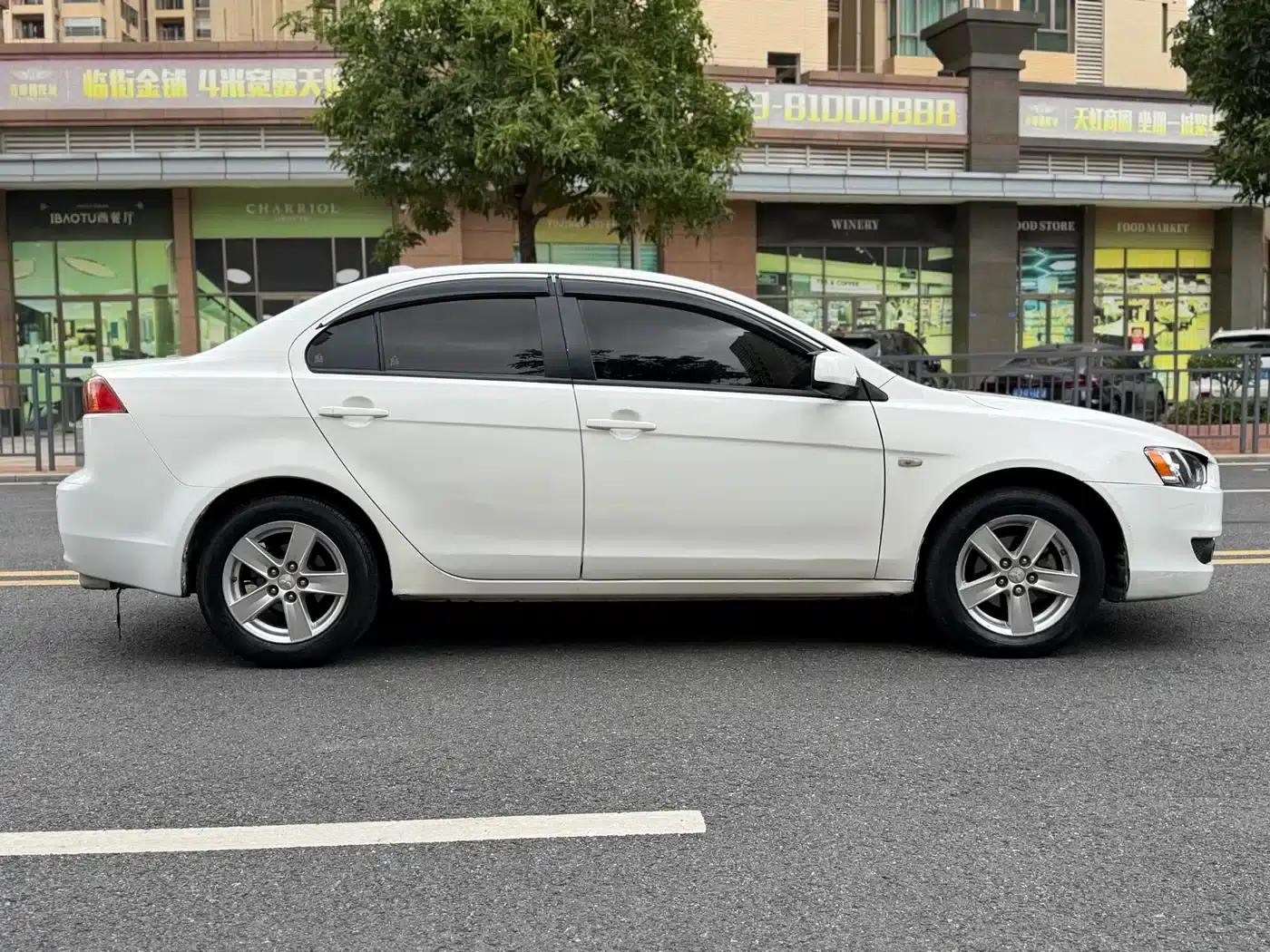 Lancer EX 2010 Fashion Edition 1.8L CVT Comfort — миниатюра 10