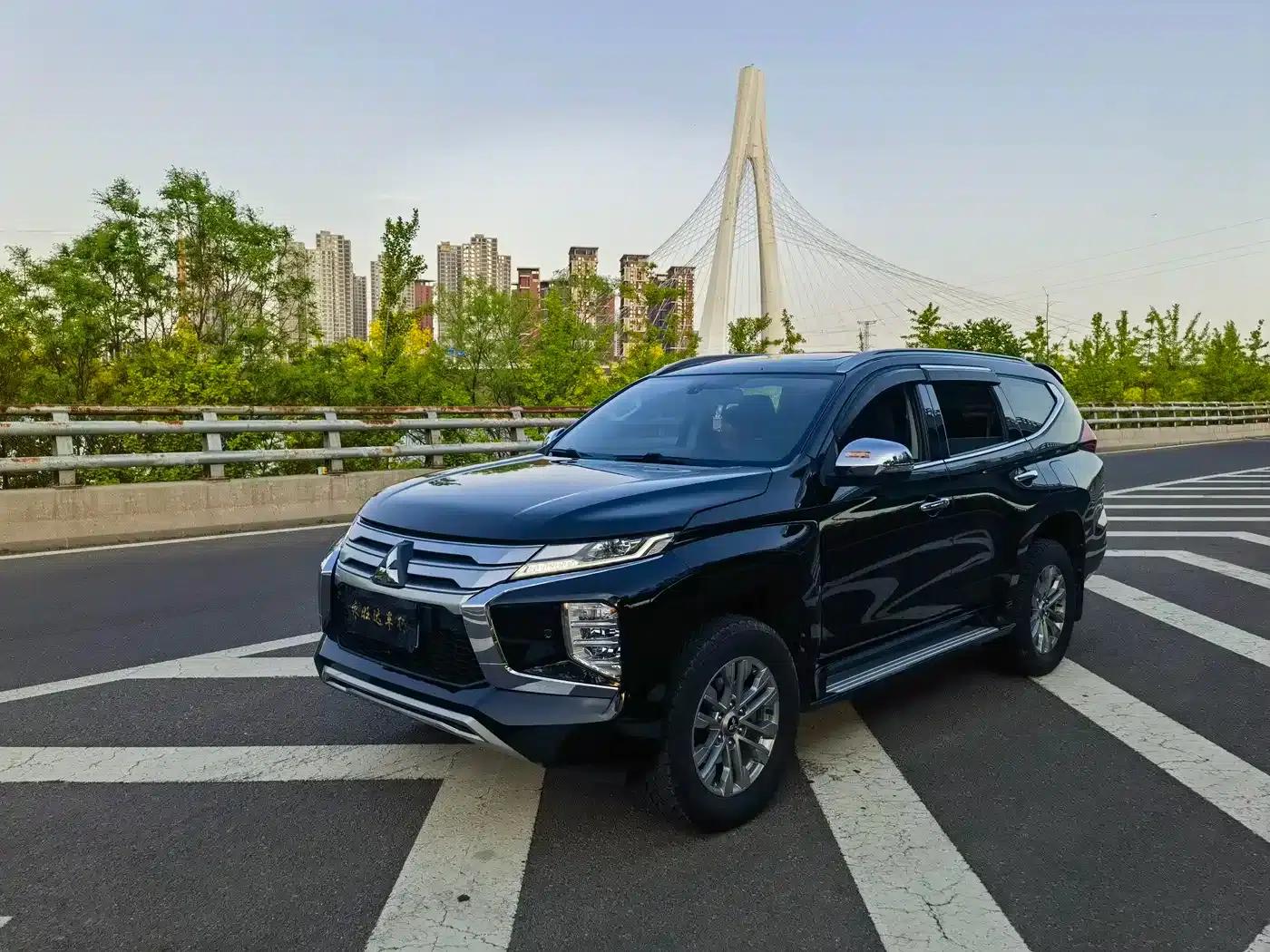 2020 Pajero Sport Imported 3.0L Luxury Edition — миниатюра 1