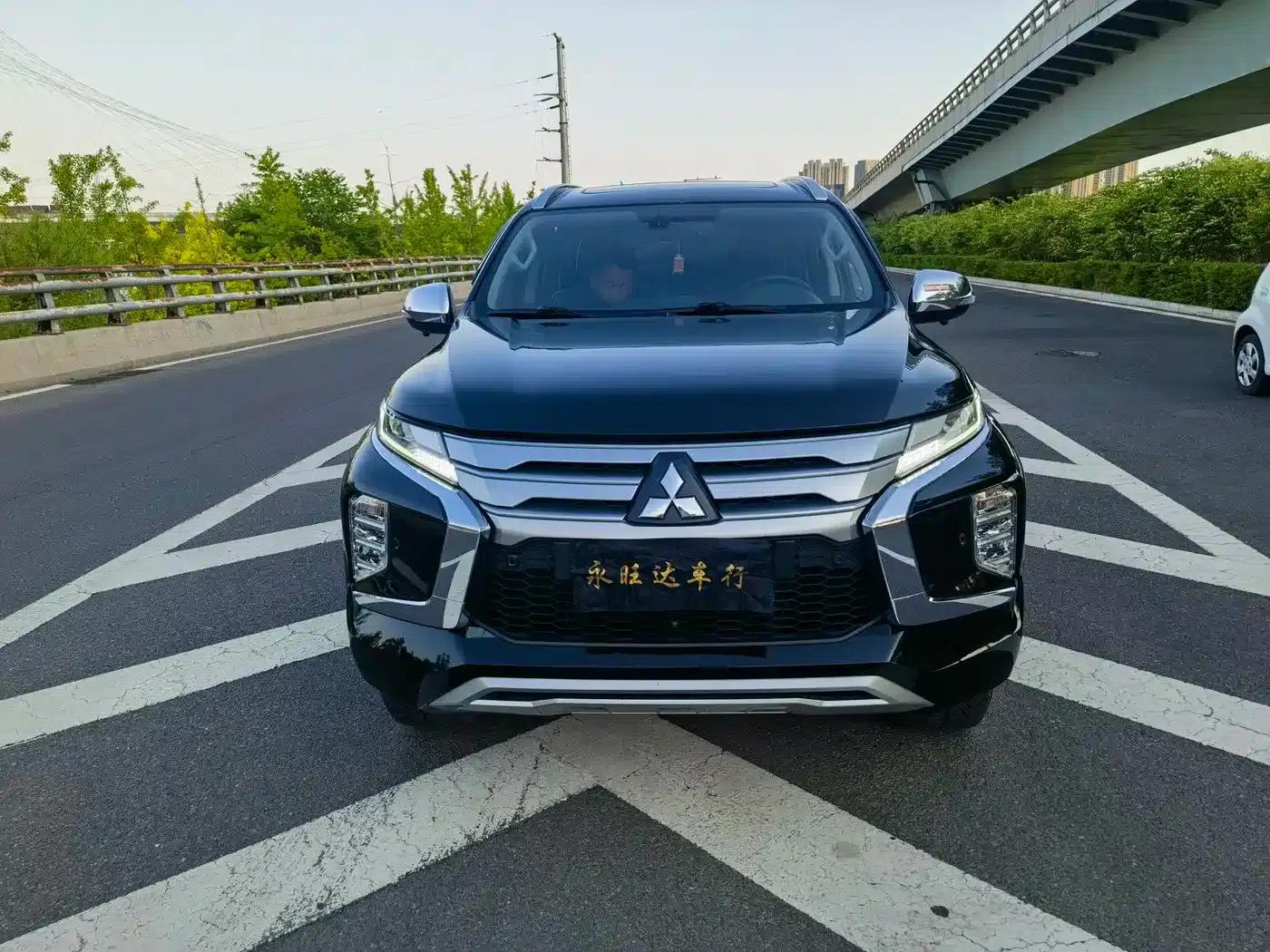 2020 Pajero Sport Imported 3.0L Luxury Edition — миниатюра 2
