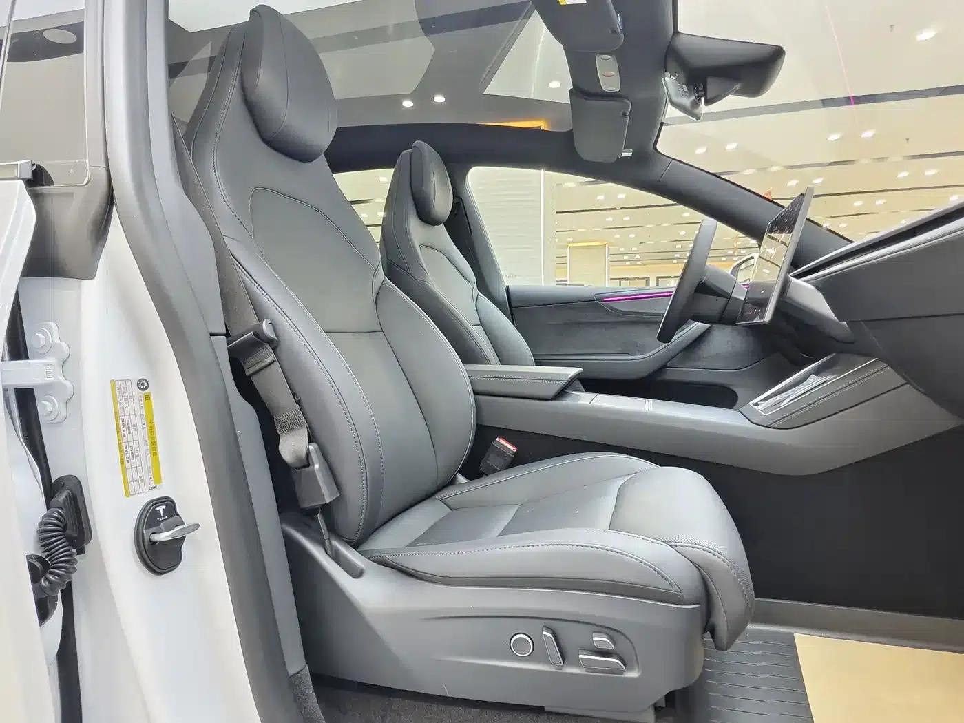 Model Y L 2025 Long Range All-Wheel Drive — миниатюра 12