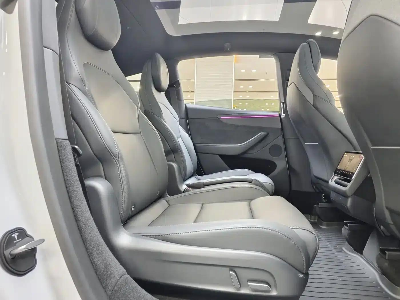 Model Y L 2025 Long Range All-Wheel Drive — миниатюра 13