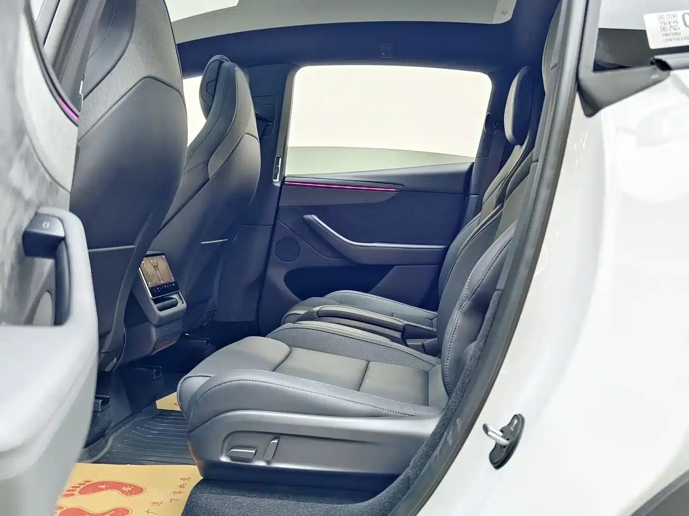 Model Y L 2025 Long Range All-Wheel Drive — миниатюра 15