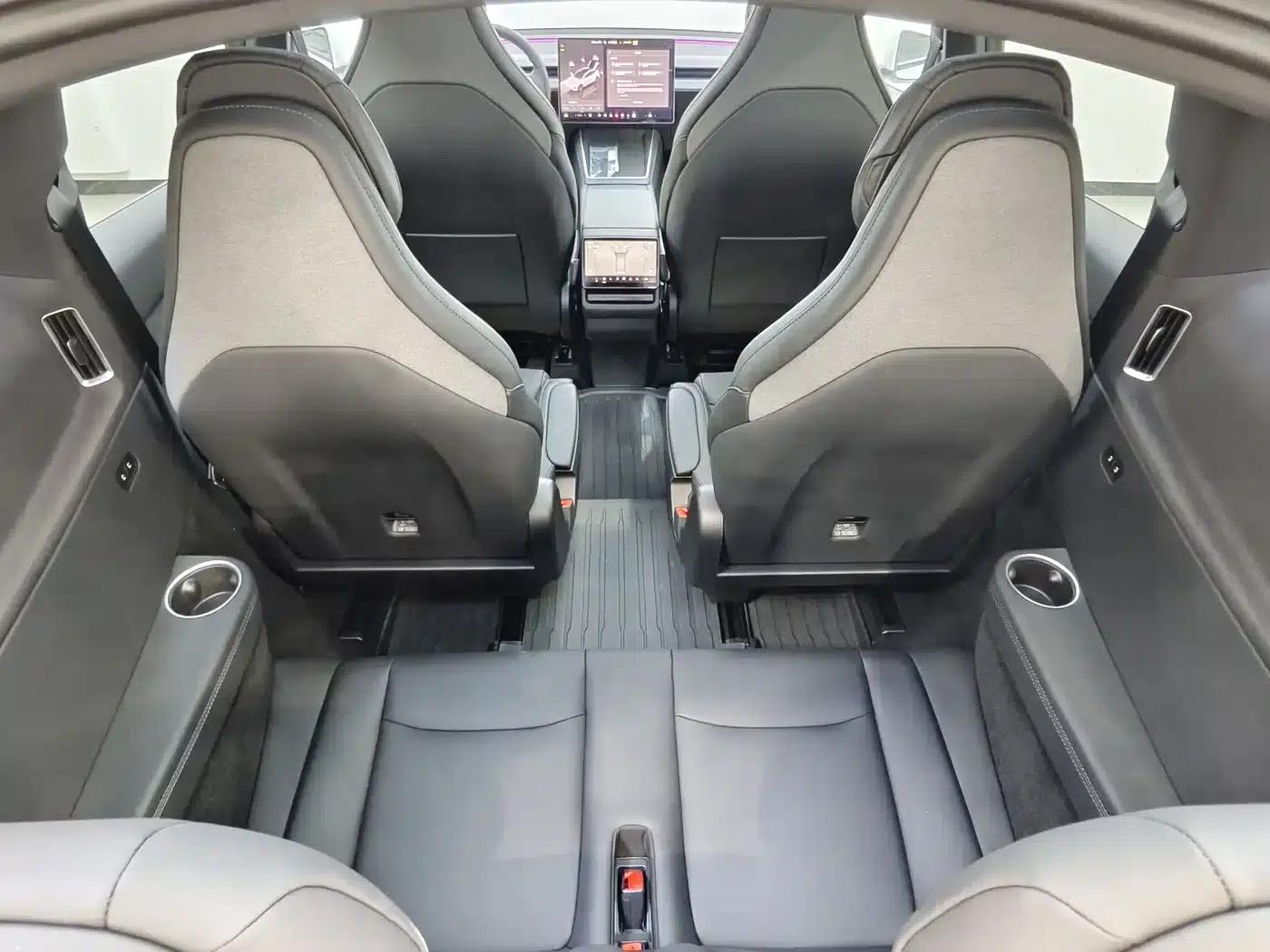 Model Y L 2025 Long Range All-Wheel Drive — миниатюра 10