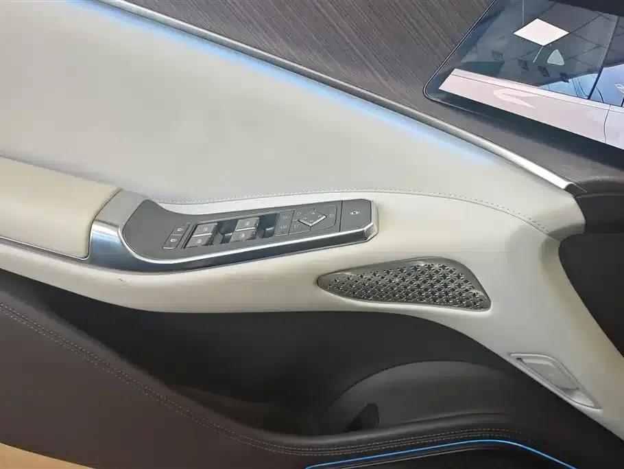 Denza Z9 2024 Model, 1100km Range, 4WD Ultra Edition — миниатюра 7