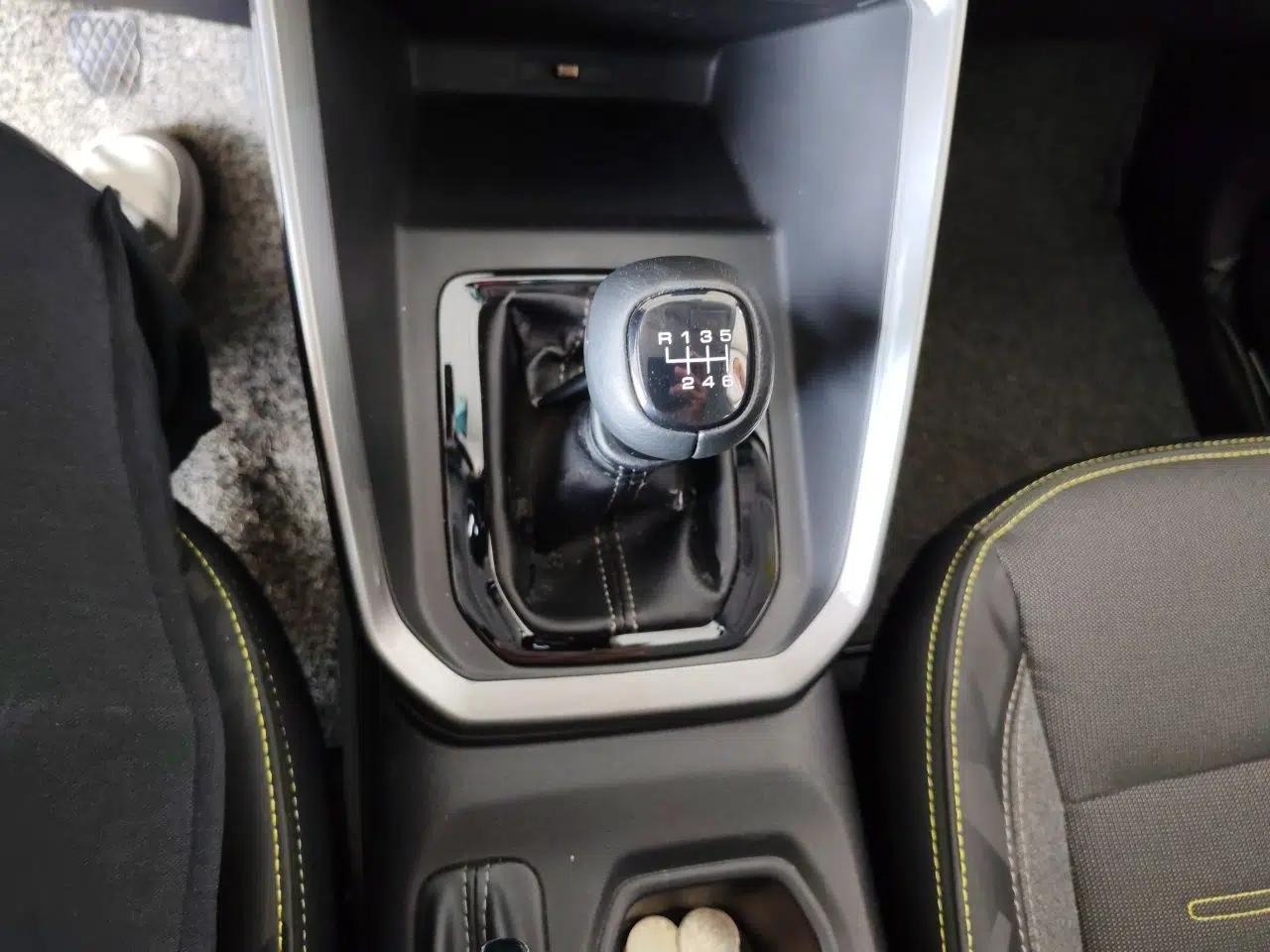 Baojun RS-3 2020 1.5L Manual Smart Elite Edition — миниатюра 15