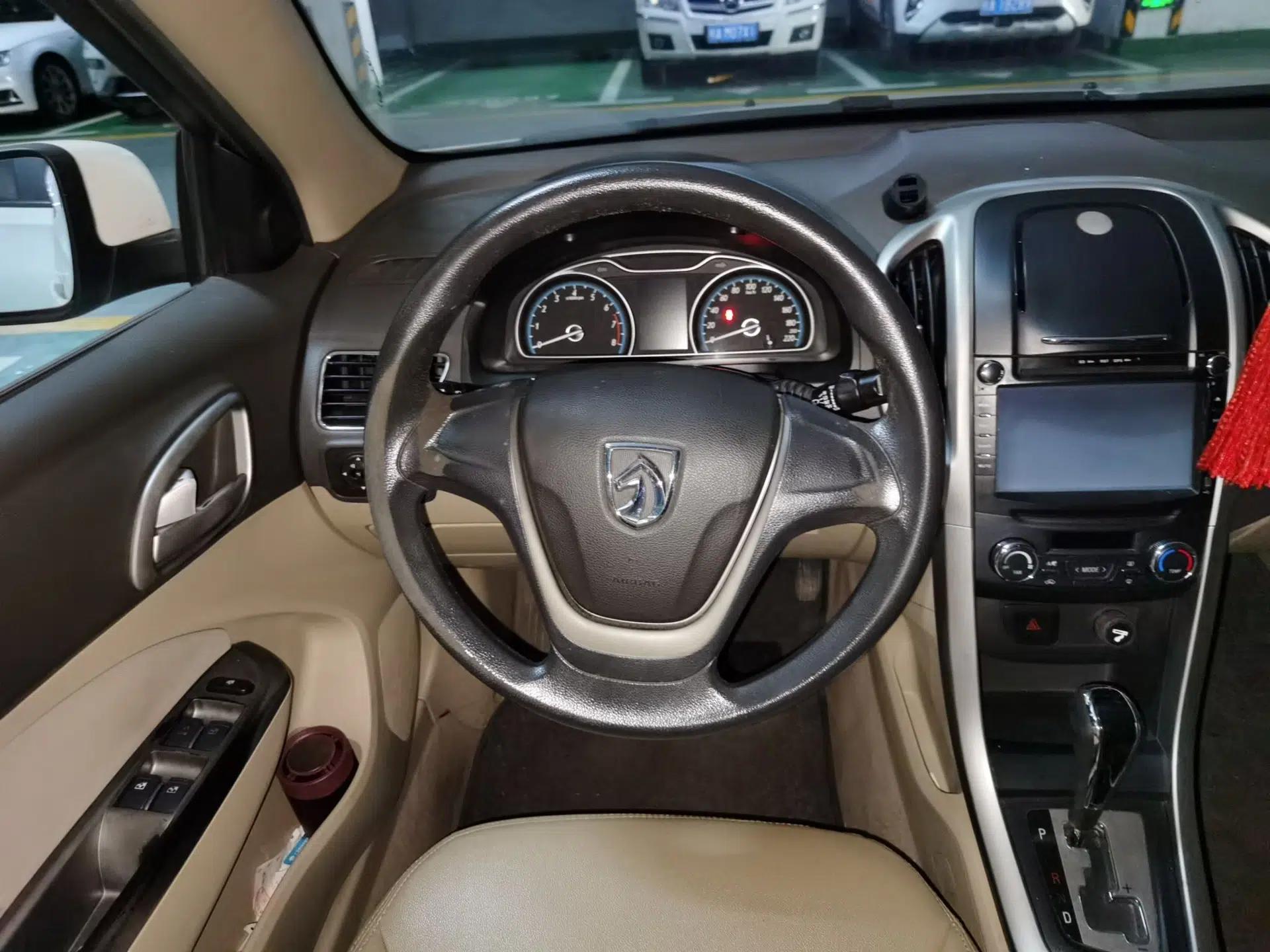 Baojun 610 2014 1.5L automatic comfort version — миниатюра 11