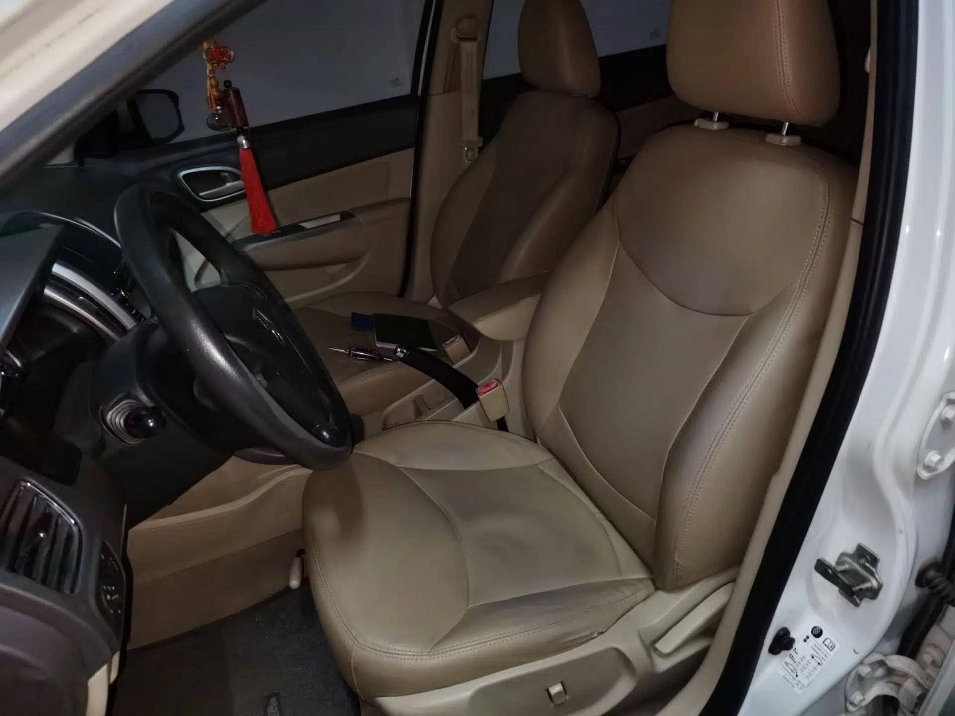 Baojun 610 2014 1.5L automatic comfort version — миниатюра 16