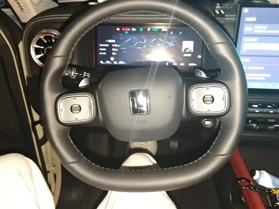 Tank 300 New Energy 2025 Hi4-T 37.1kWh — миниатюра 15