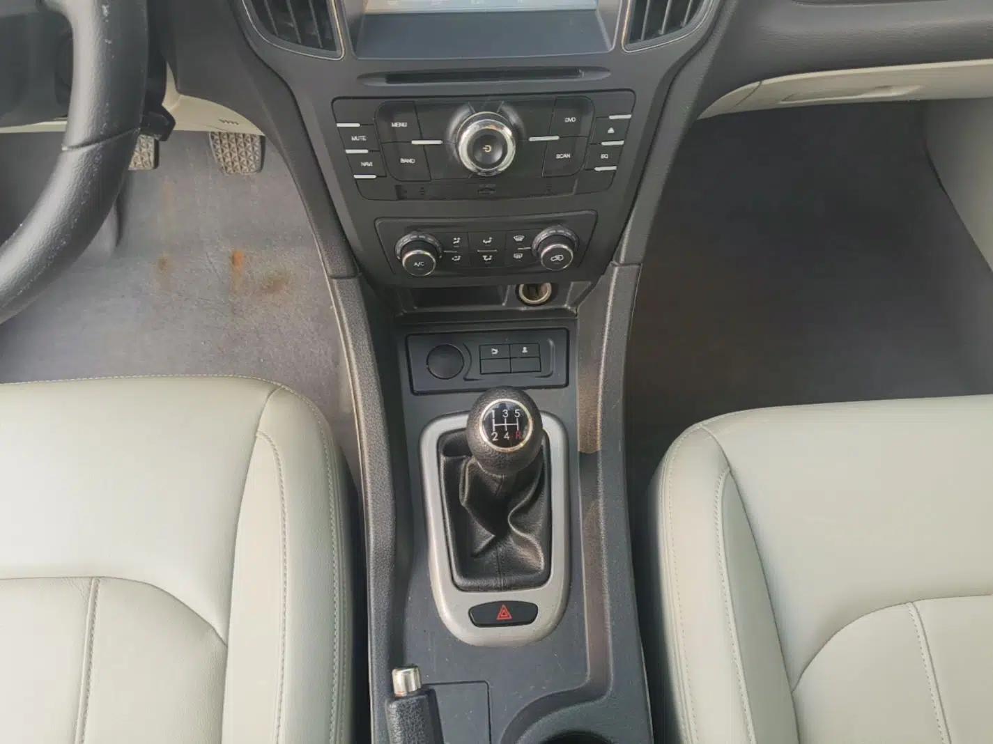 BAIC Senova D50 2014 1.5L manual comfort version — миниатюра 17