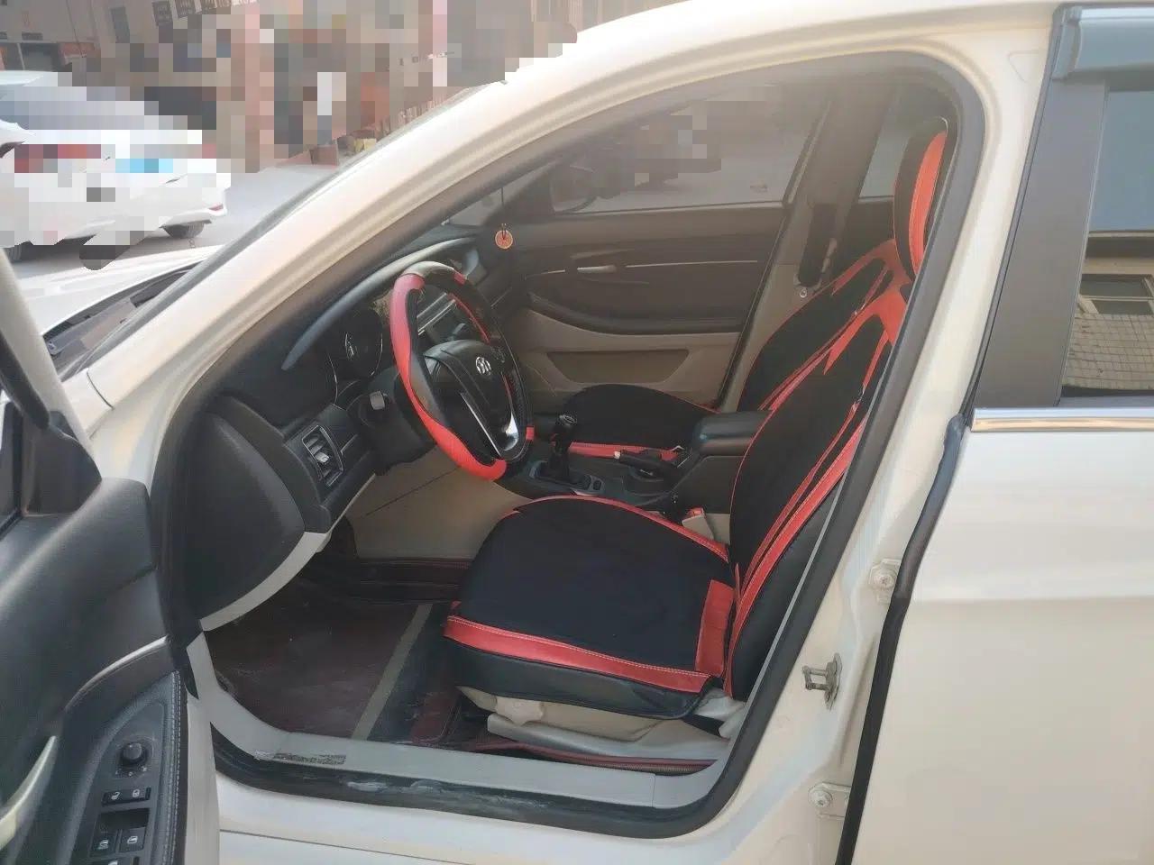 BAIC Senova D50 2016 1.5L Manual Elite Edition — миниатюра 16