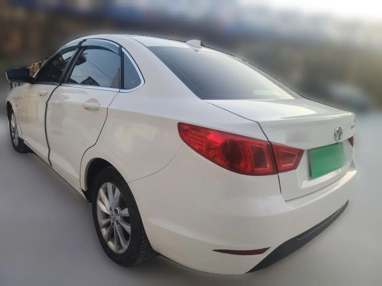 BAIC Senova D50 2016 1.5L Manual Elite Edition — миниатюра 4