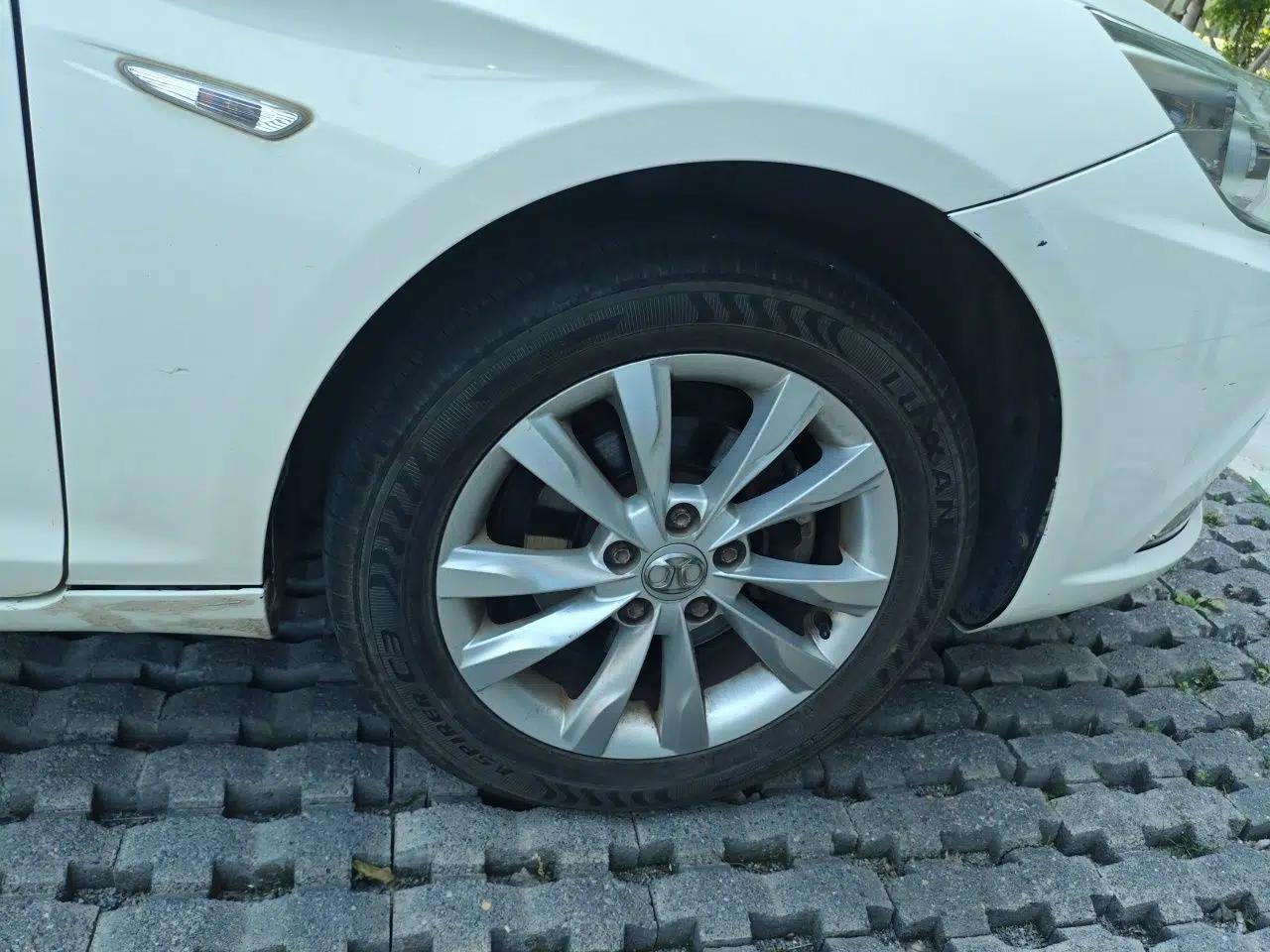 BAIC Senova D50 2014 1.5L manual comfort version — миниатюра 8