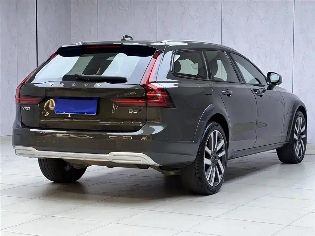 2021 Volvo V90 Cross Country B5 AWD Ultimate Edition — миниатюра 13