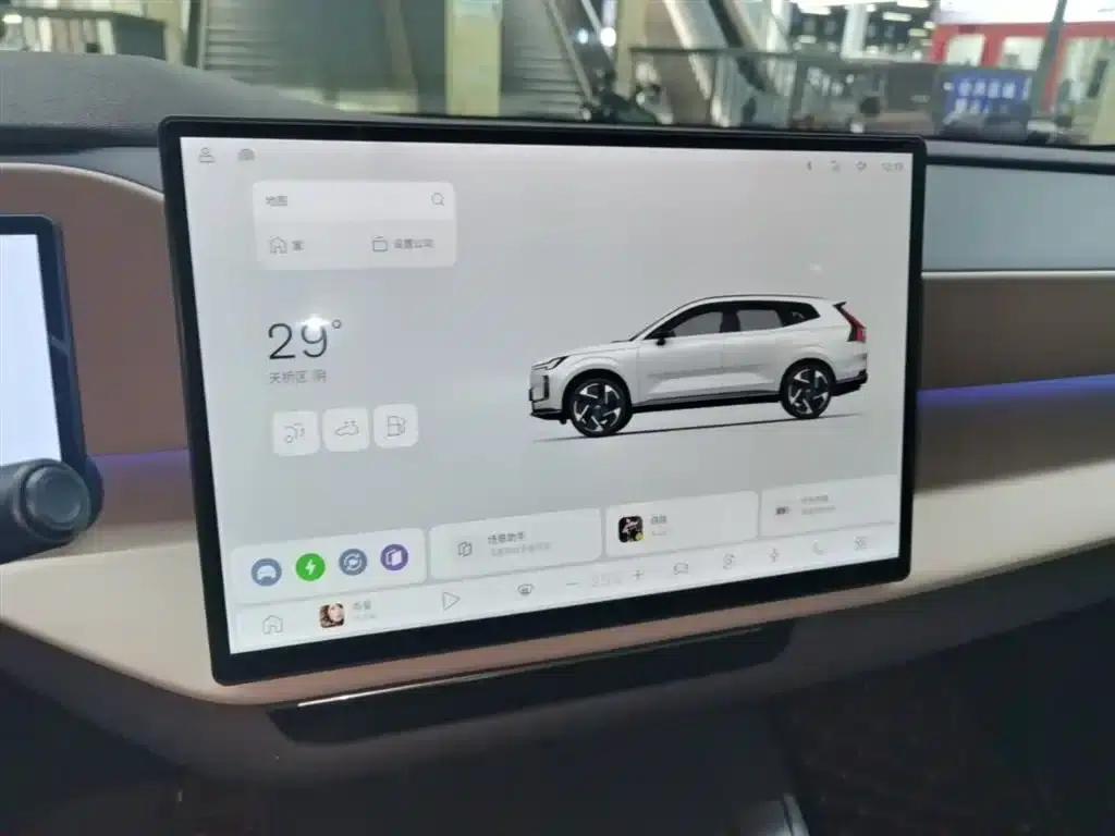 2026 Volvo XC70 Plug-in Hybrid, All-Wheel Drive, Ultra Range — миниатюра 13
