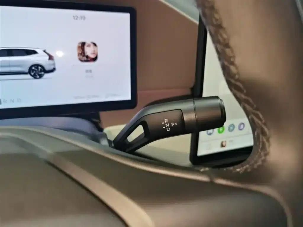 2026 Volvo XC70 Plug-in Hybrid, All-Wheel Drive, Ultra Range — миниатюра 14