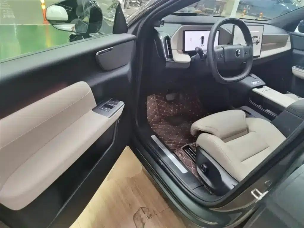 2026 Volvo XC70 Plug-in Hybrid, All-Wheel Drive, Ultra Range — миниатюра 16