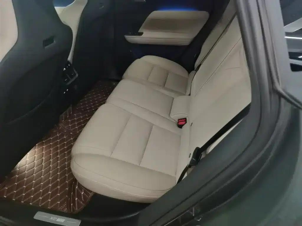 2026 Volvo XC70 Plug-in Hybrid, All-Wheel Drive, Ultra Range — миниатюра 17