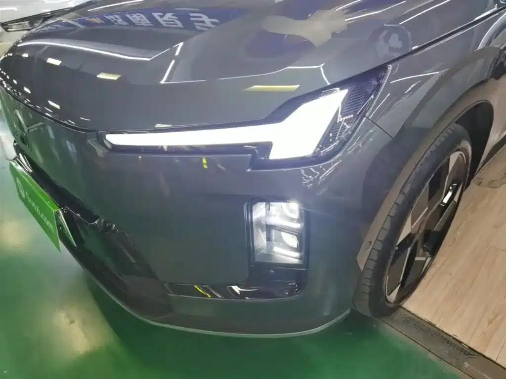 2026 Volvo XC70 Plug-in Hybrid, All-Wheel Drive, Ultra Range — миниатюра 24