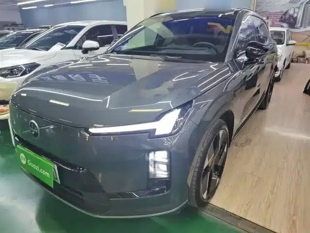 2026 Volvo XC70 Plug-in Hybrid, All-Wheel Drive, Ultra Range