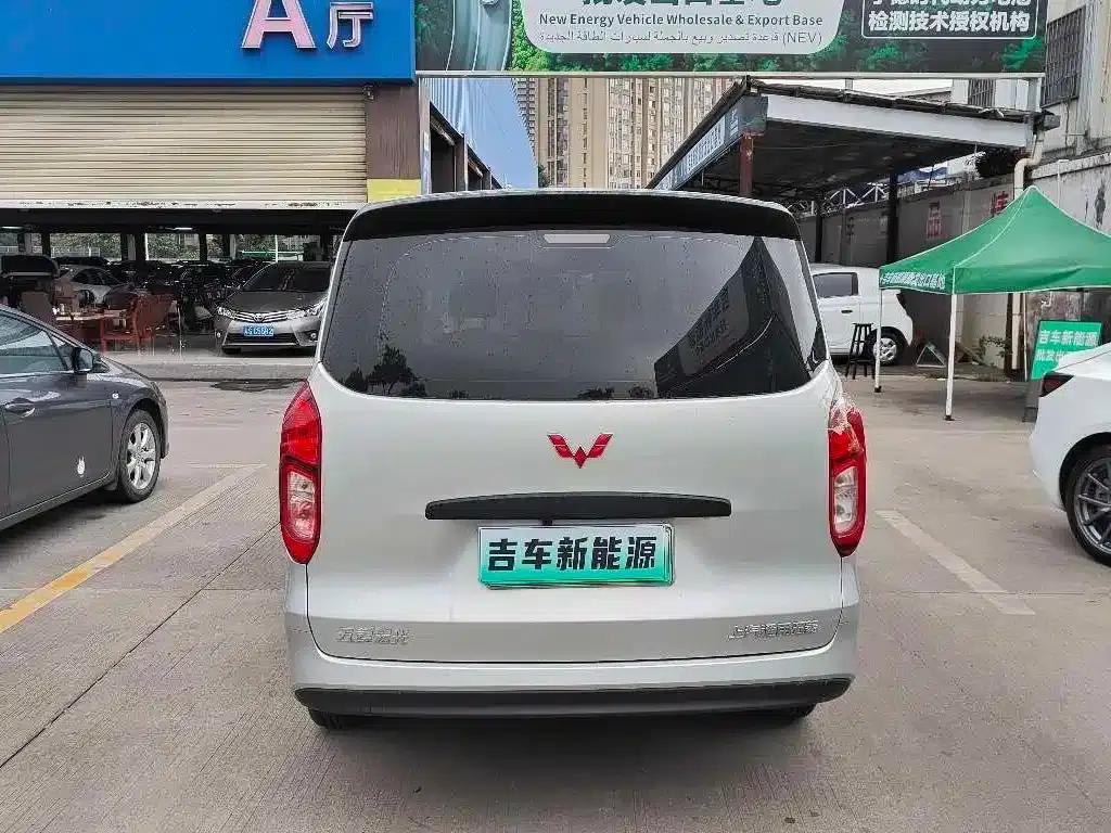 Wuling Hongguang New Energy 2024 Pure Electric Version 300KM Standard Edition — миниатюра 3