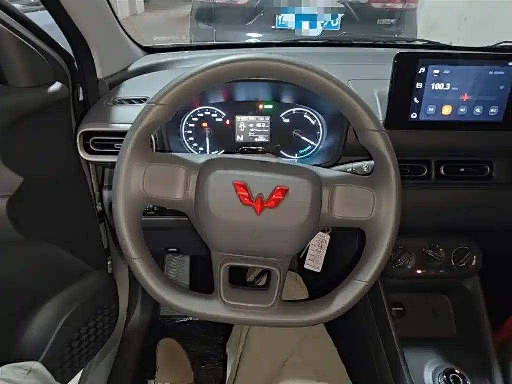 Wuling Hongguang New Energy 2024 Pure Electric Version 300KM Standard Edition — миниатюра 11