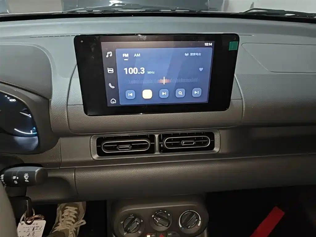 Wuling Hongguang New Energy 2024 Pure Electric Version 300KM Standard Edition — миниатюра 13